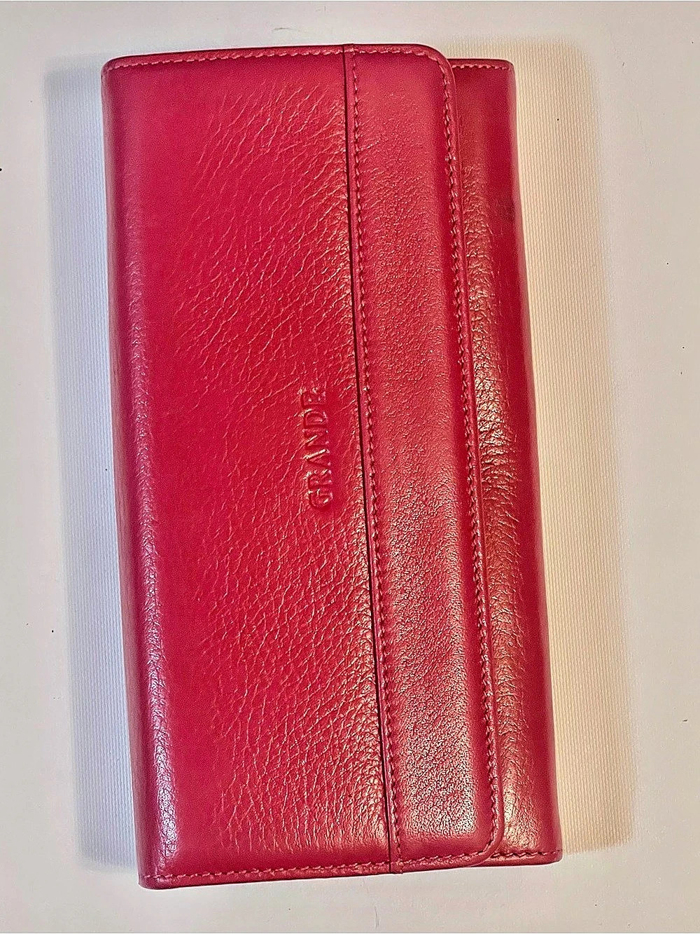 Wallet Red Leather
Womens Credit Card Slots
ID Holder Zipper